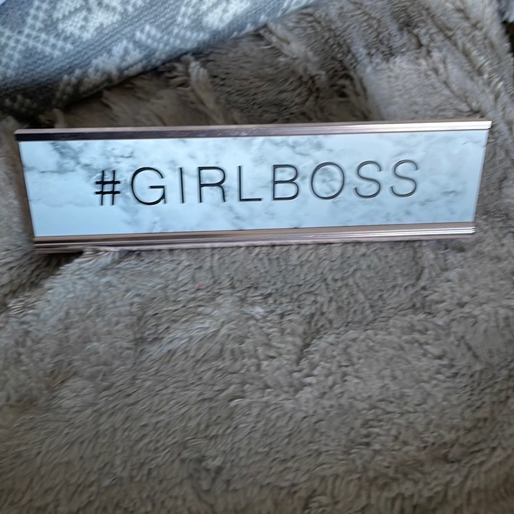 Desk sign #girlboss